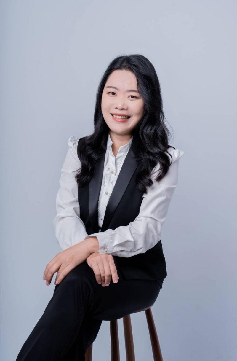 房仲 Hanna 照片