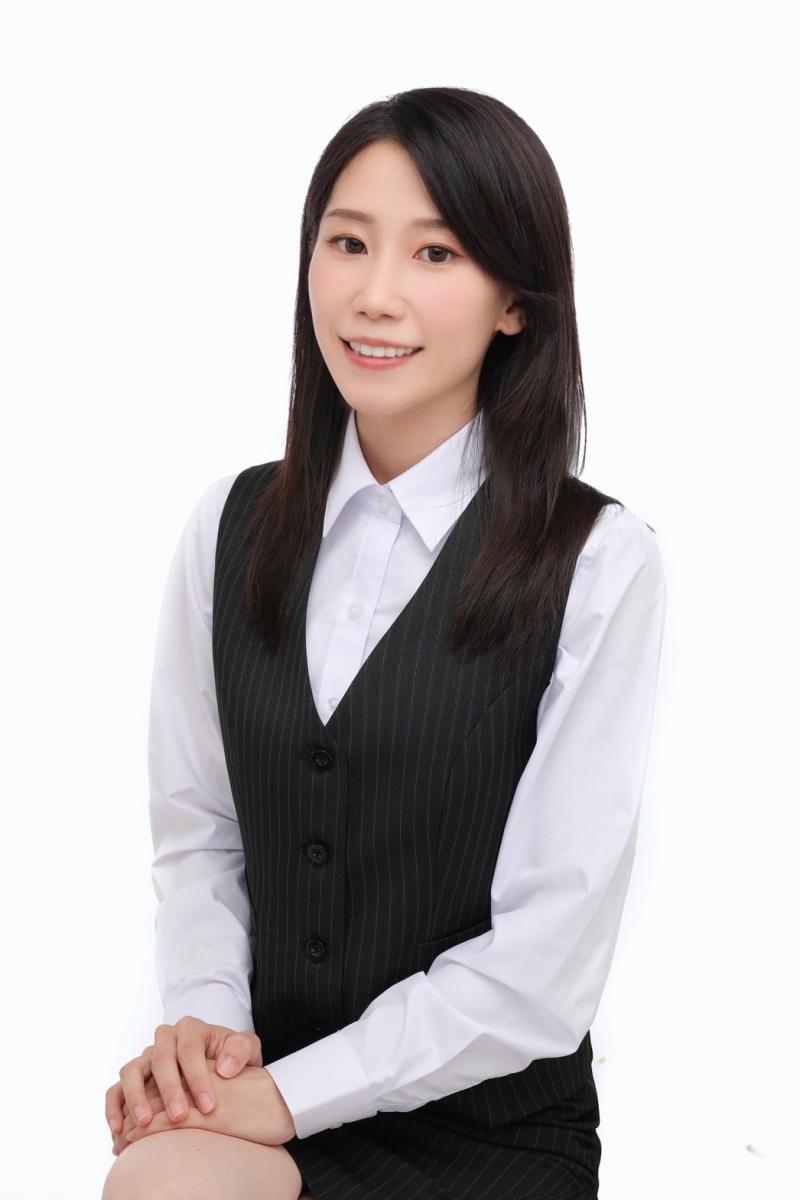 房仲 Queena 照片