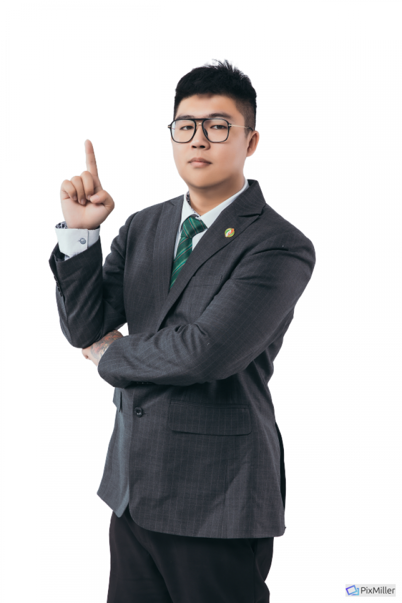 房仲 洪璽鈞 照片