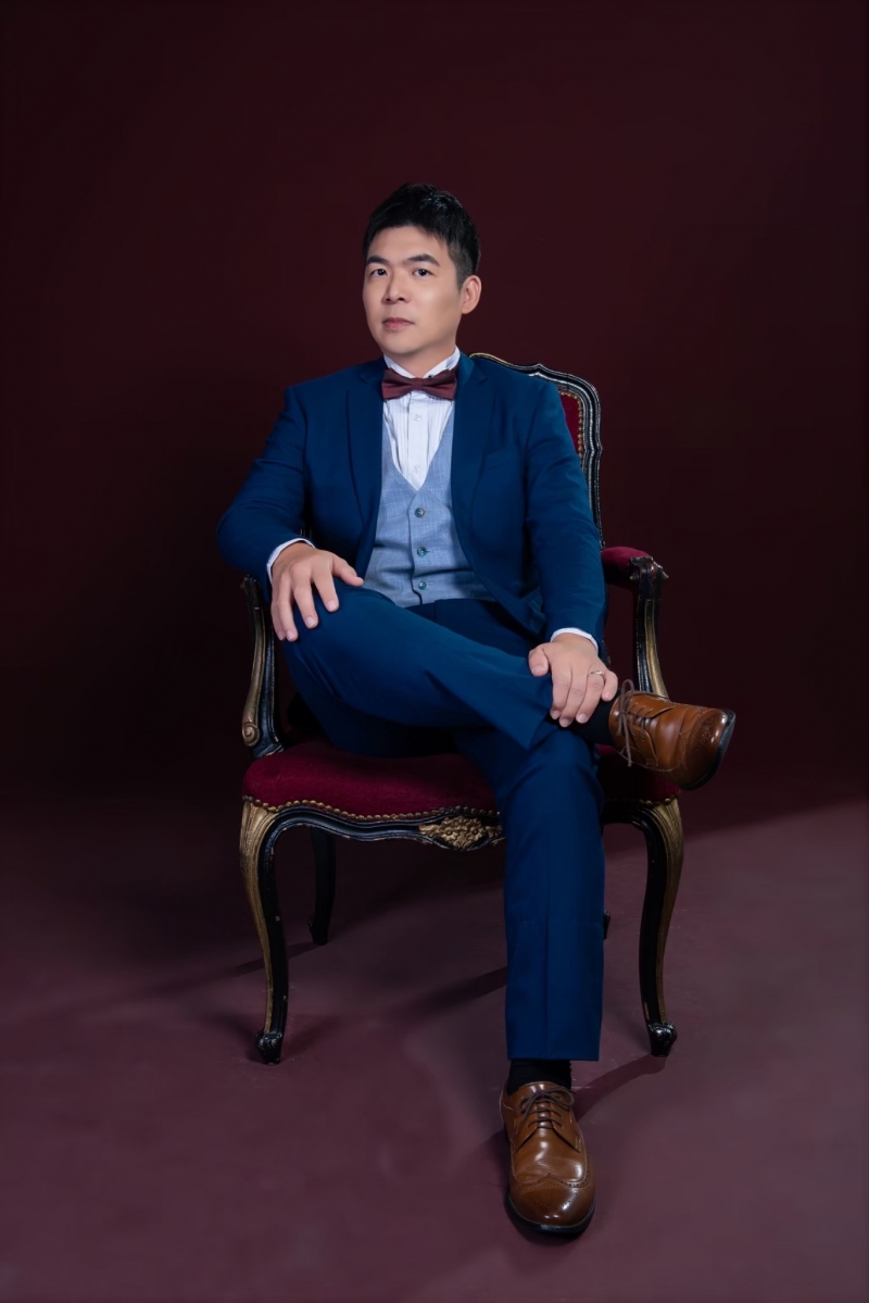 房仲 李欣益 照片