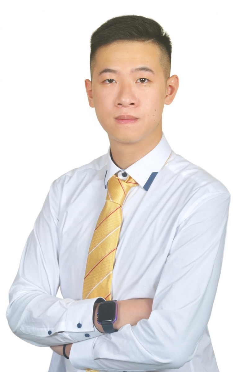 房仲 家鈞 照片