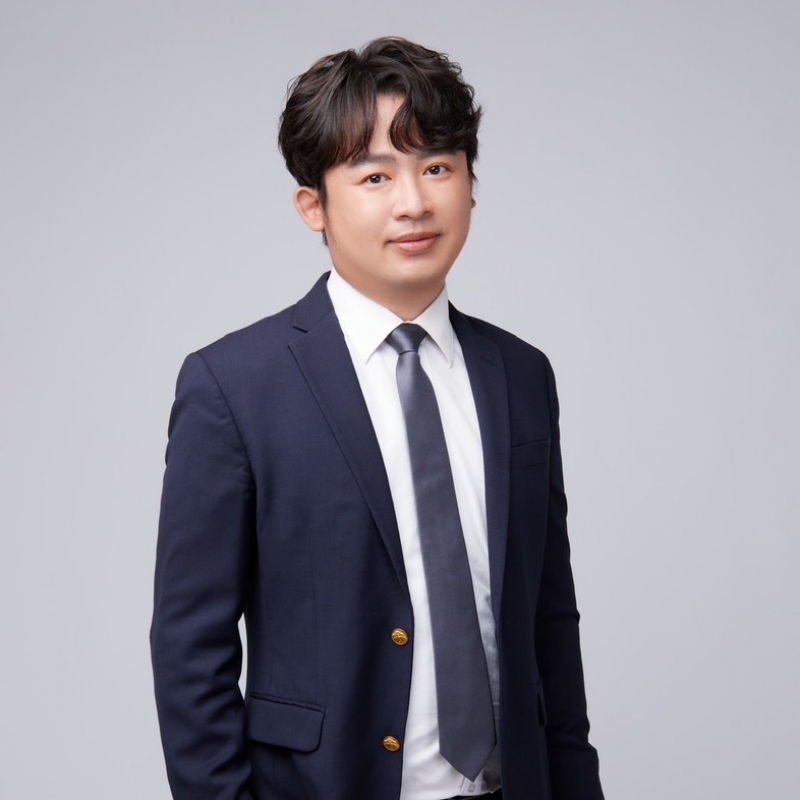 房仲 阿泰 照片