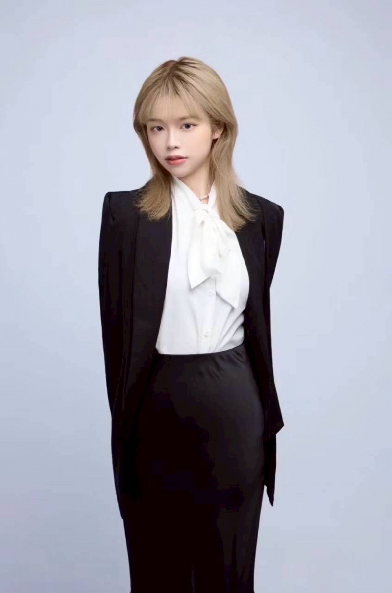 房仲 沈芷琳 北屯蔡依林 照片