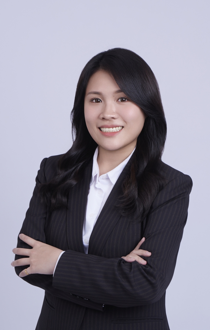 房仲 李佳蓮 照片