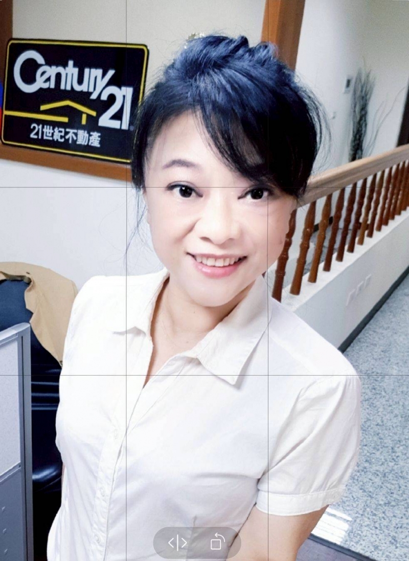 房仲 王盈楹 照片