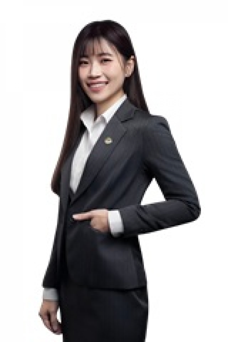 房仲 吳小嘉 照片