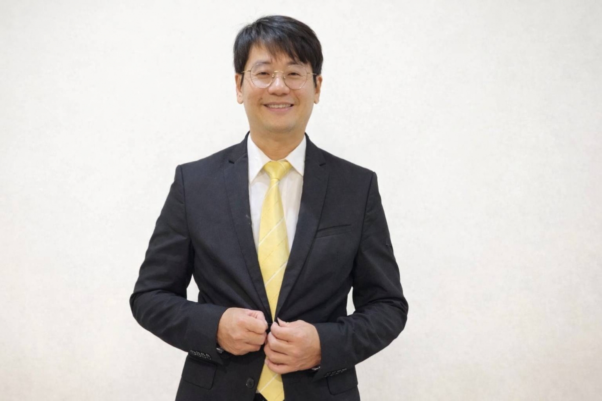 房仲 黃畇程 照片