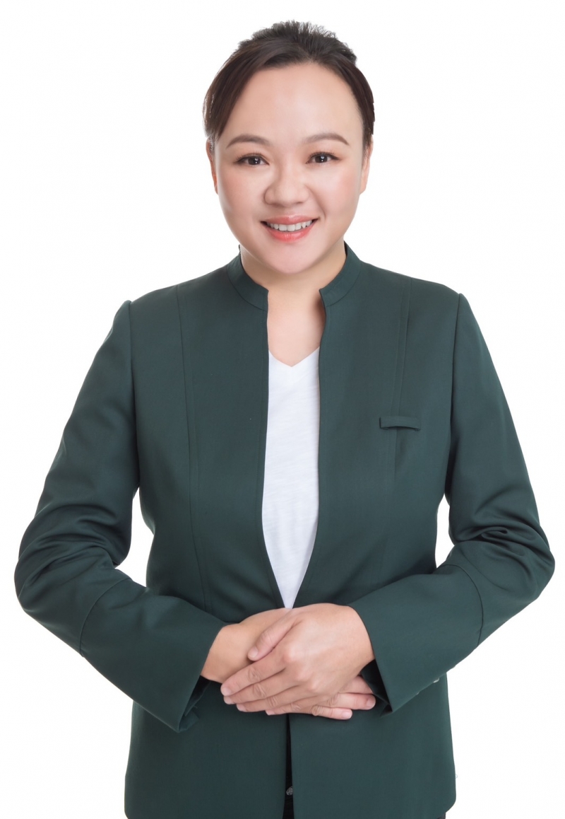 房仲 何宥萱 照片
