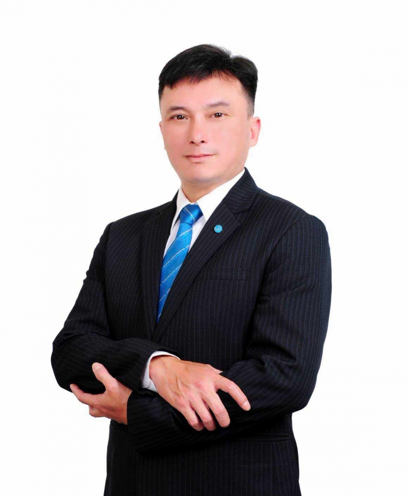 房仲 王奕璽 照片